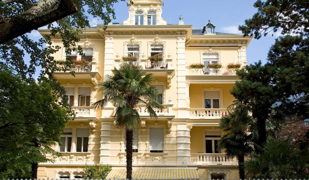 Hotel Villa Westend Мерано Экстерьер фото