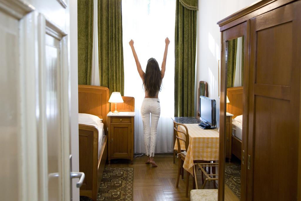 Hotel Villa Westend Мерано Экстерьер фото